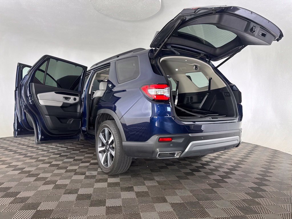 Certified 2025 Honda Pilot Touring image 27
