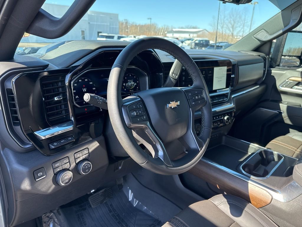 Used 2024 Chevrolet Silverado 3500 High Country w/ High Country Premium Package image 12