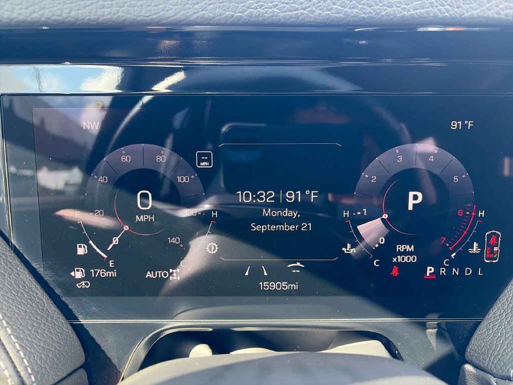 Used 2025 GMC Yukon Denali w/ Sun & Power Step Package AWD/4WD image 19