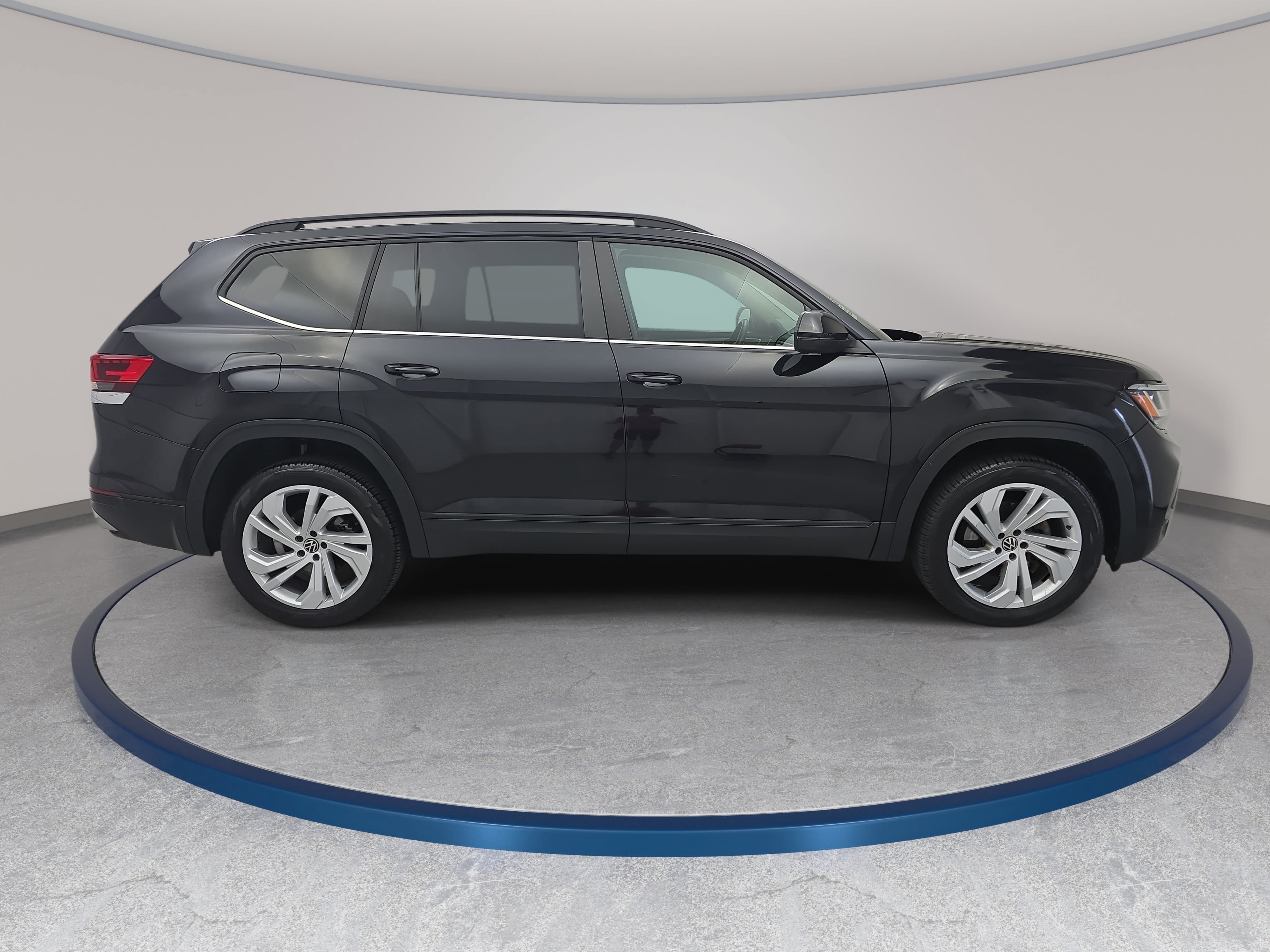 Used 2021 Volkswagen Atlas SE w/ Panoramic Sunroof Package AWD/4WD image 4