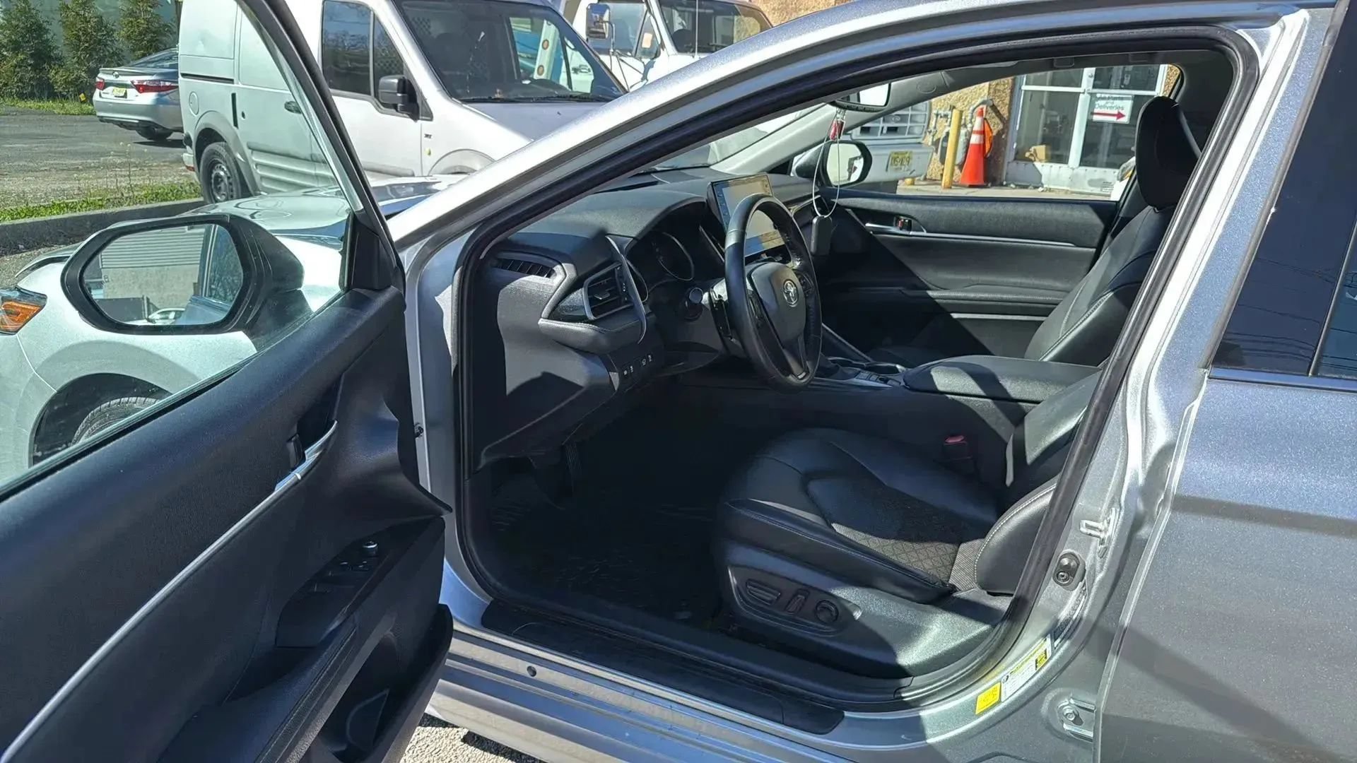 Used 2021 Toyota Camry XSE FWD image 23
