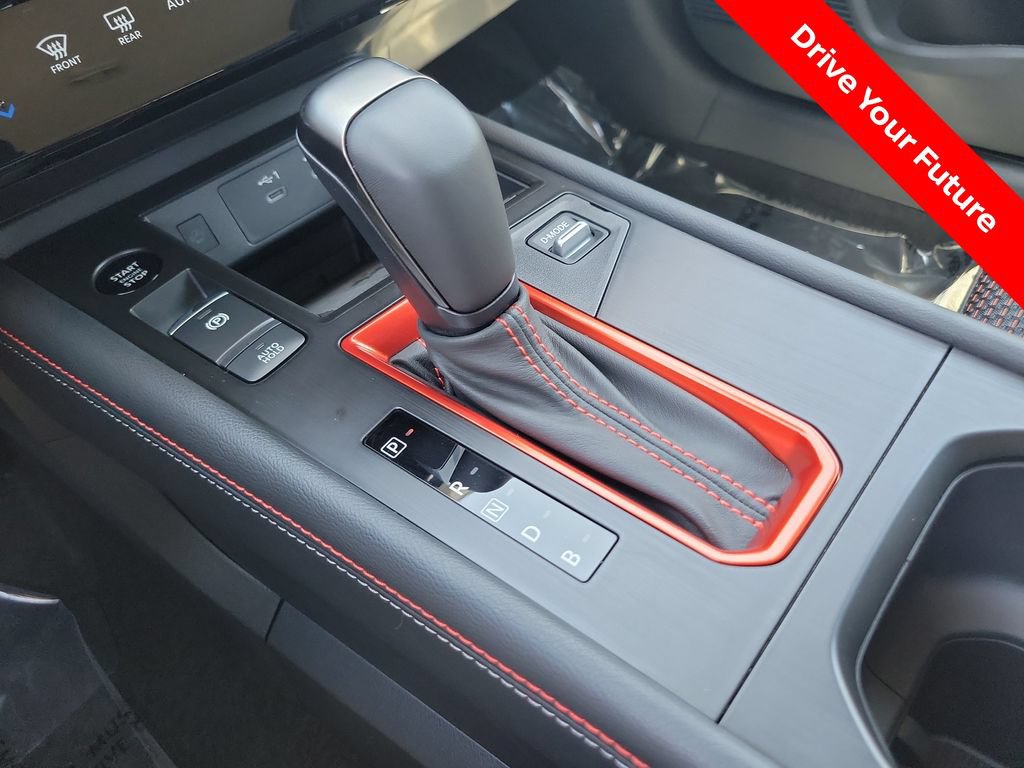 Certified 2025 Nissan Kicks SR FWD image 17