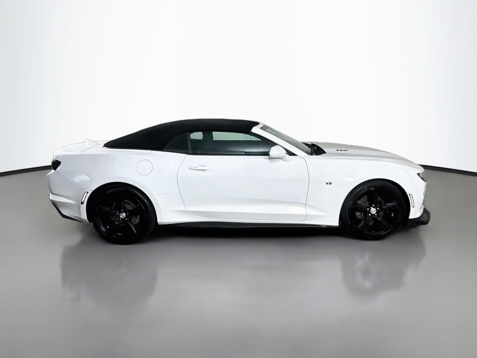 Used 2019 Chevrolet Camaro LT RWD image 11