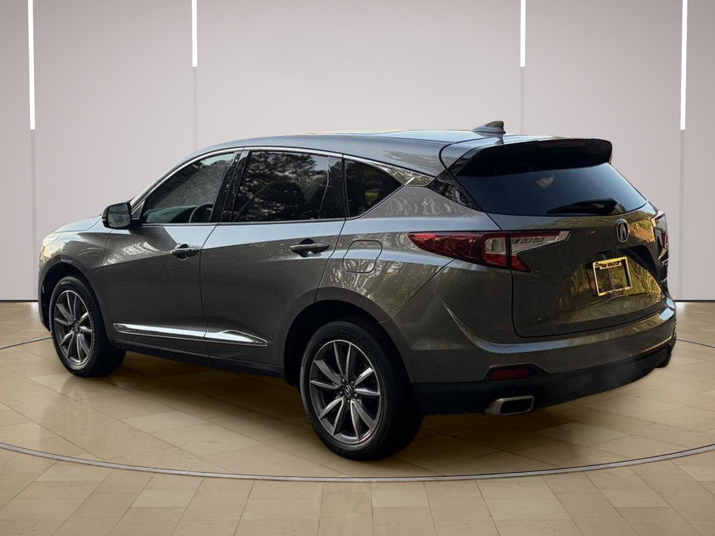 Used 2023 Acura RDX w/ Technology Package AWD/4WD image 3