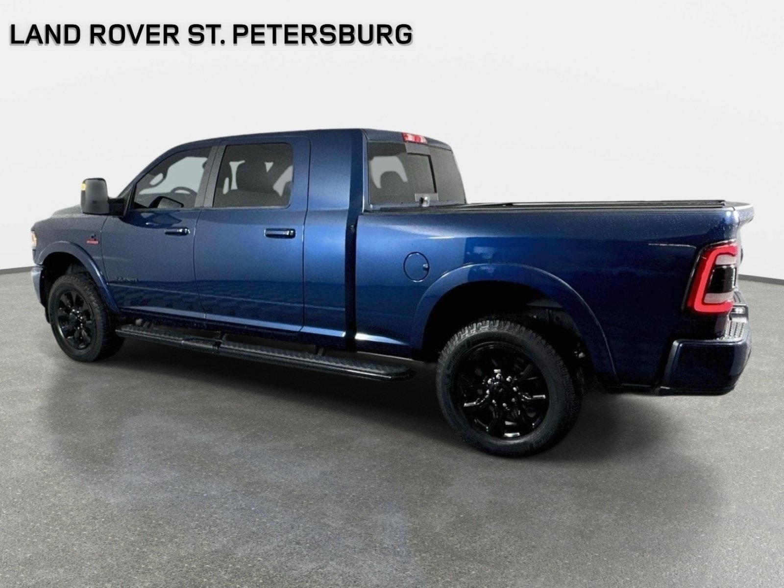 Used 2023 RAM 2500 Limited w/ Night Edition AWD/4WD image 7