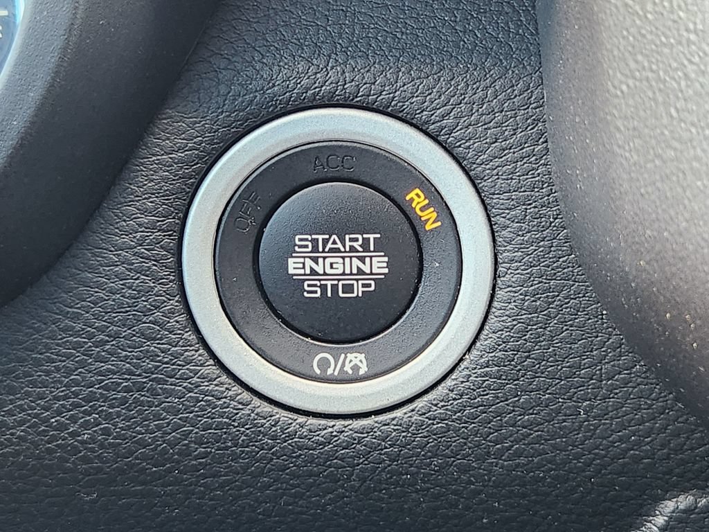 Used 2021 RAM 1500 Laramie AWD/4WD image 12