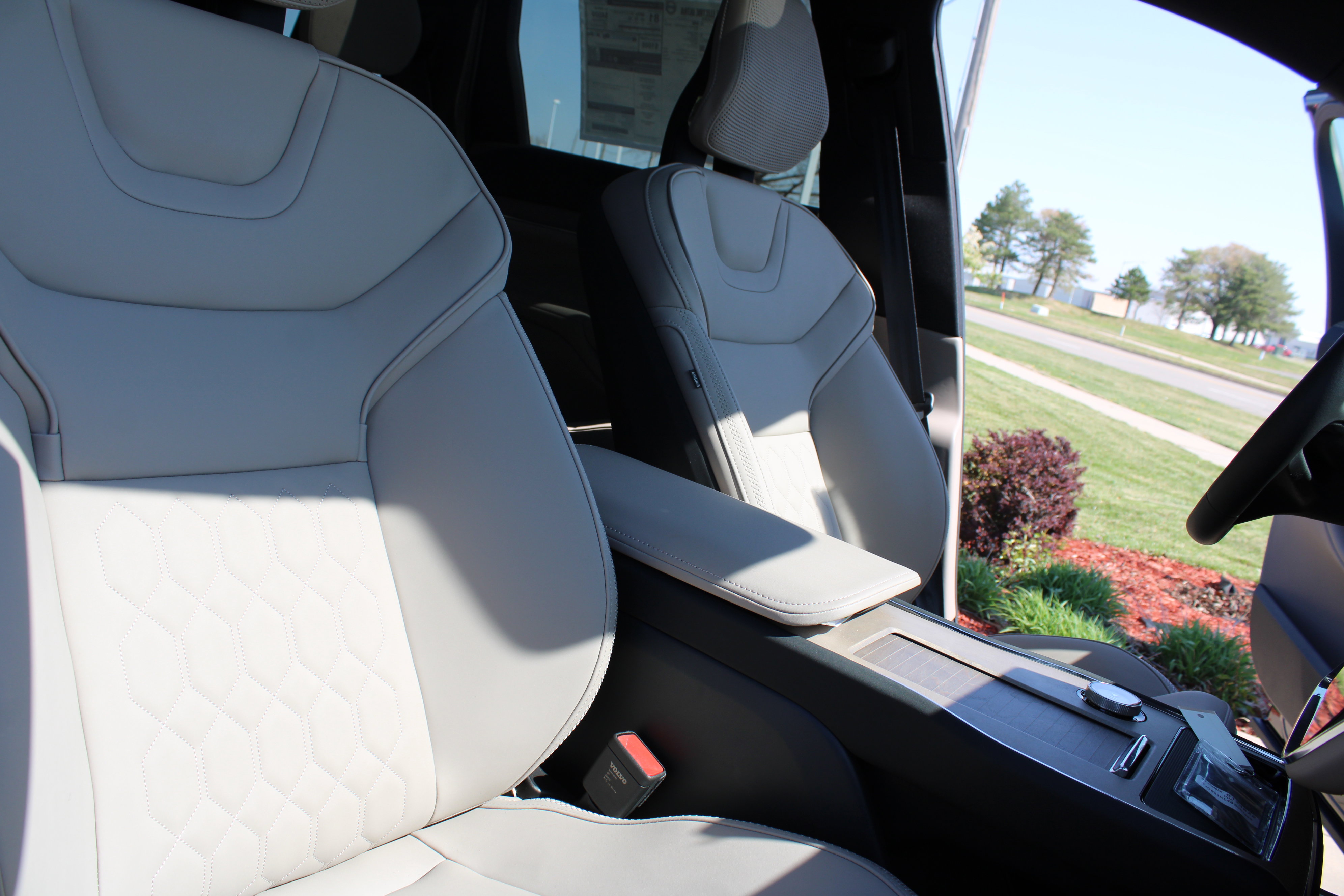 New 2025 Volvo EX90 Ultra image 45