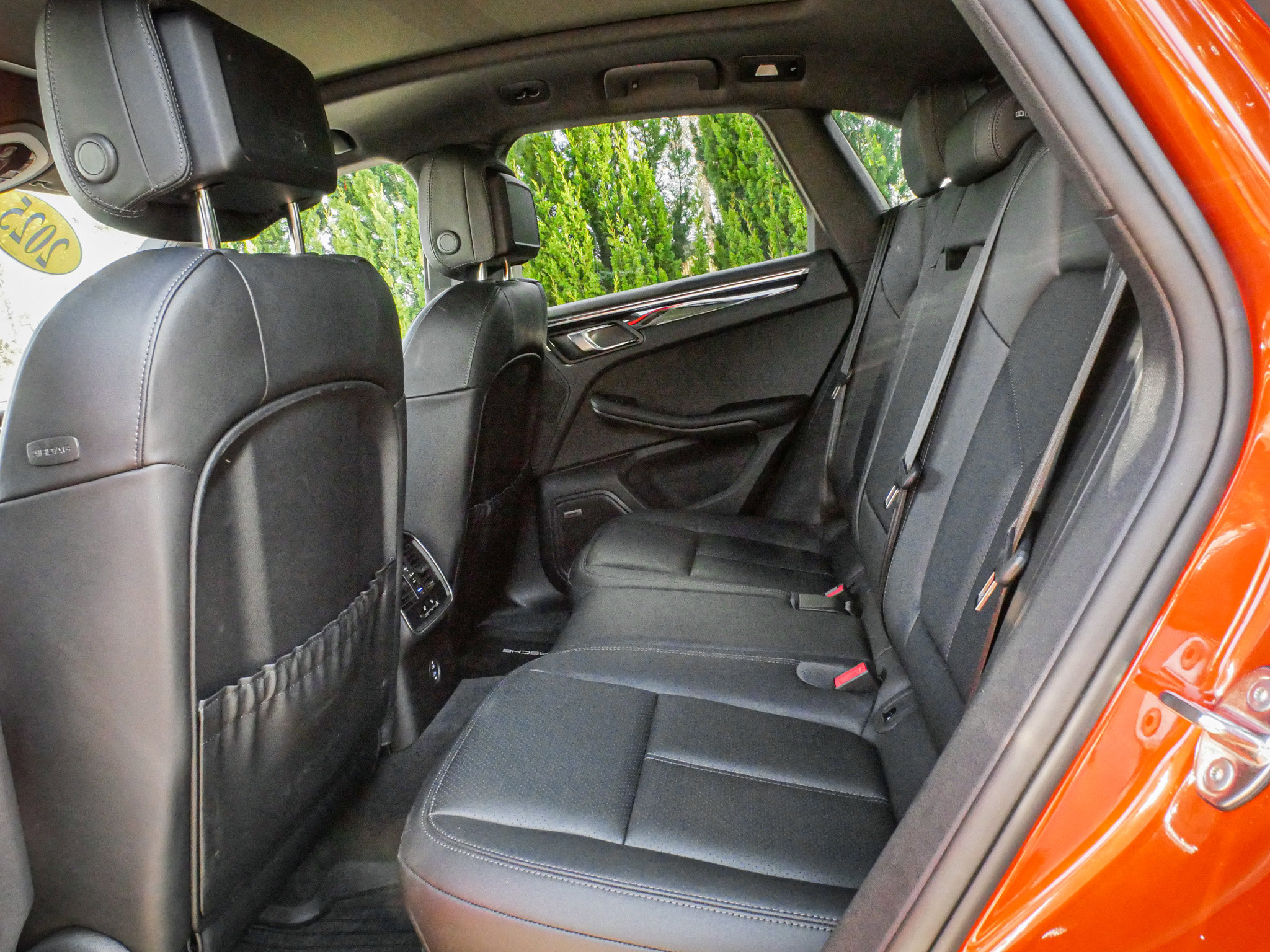Used 2025 Porsche Macan AWD/4WD image 31