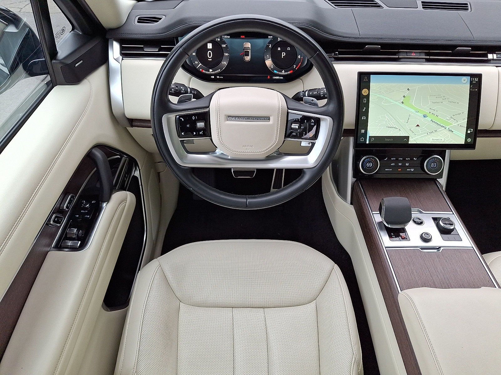 Used 2023 Land Rover Range Rover SE AWD/4WD image 4