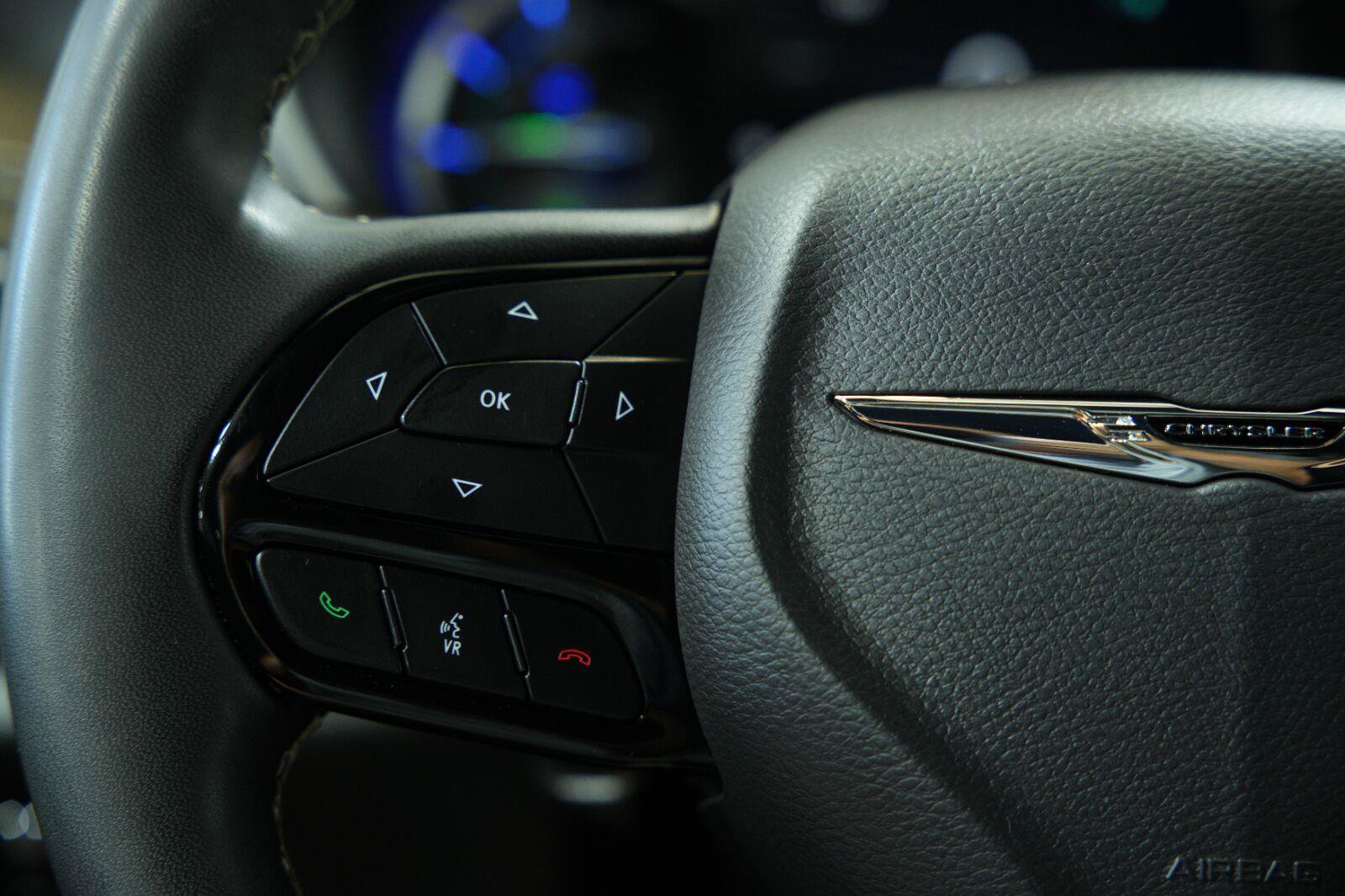 Used 2024 Chrysler Pacifica Limited FWD image 41