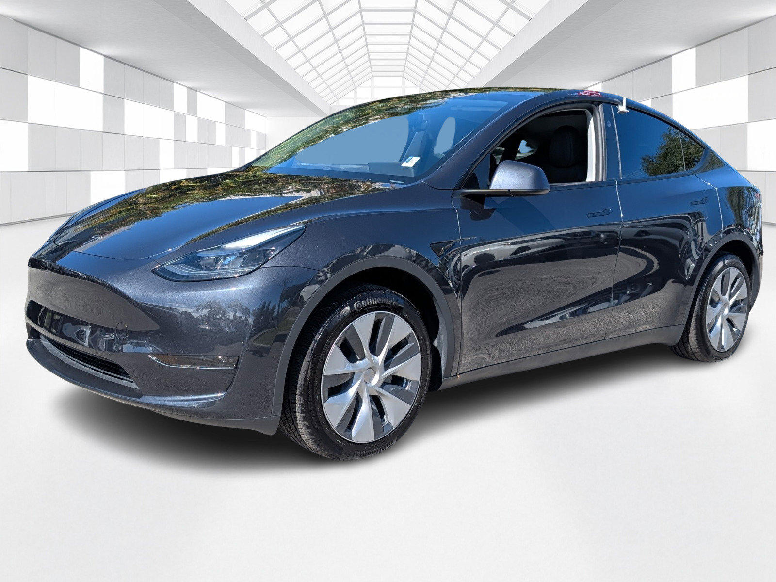 Used 2024 Tesla Model Y Long Range image 3