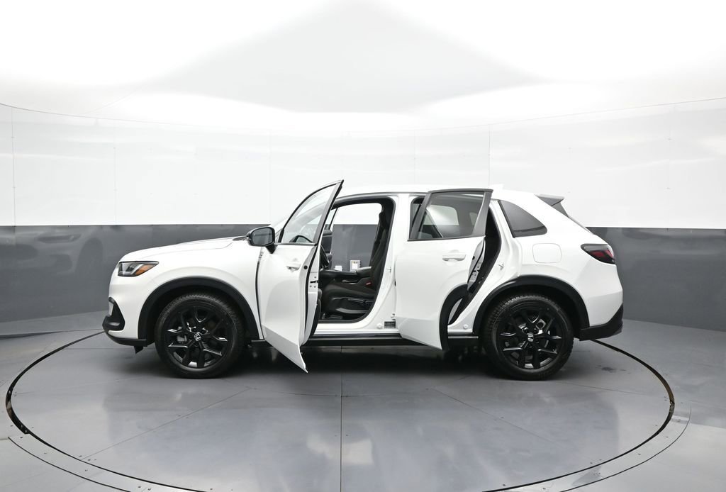 Used 2024 Honda HR-V Sport image 41