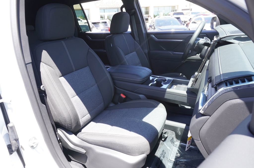 New 2025 GMC Acadia Elevation image 13