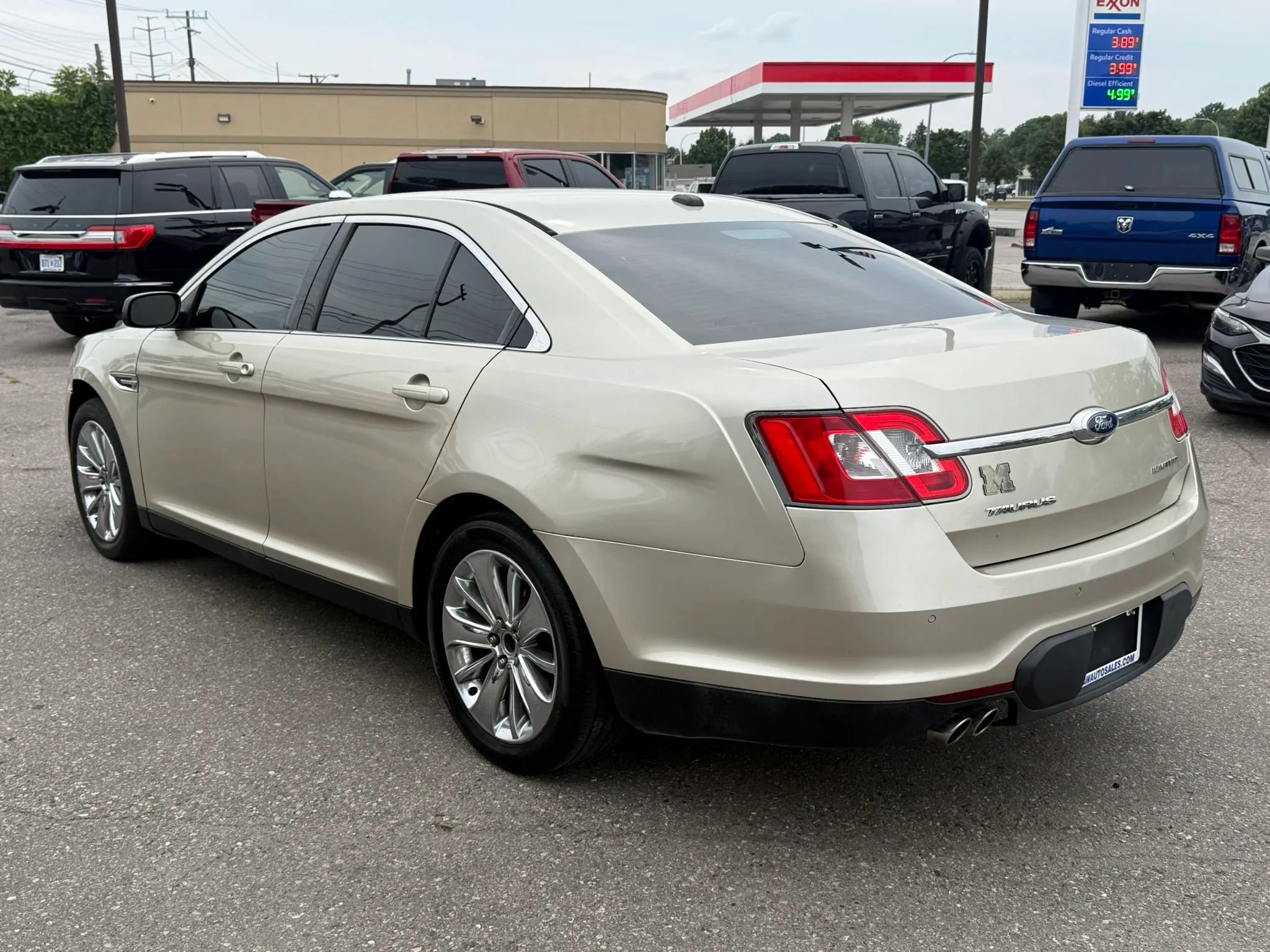 Used 2011 Ford Taurus Limited w/ 301A Rapid Spec Order Code FWD image 7