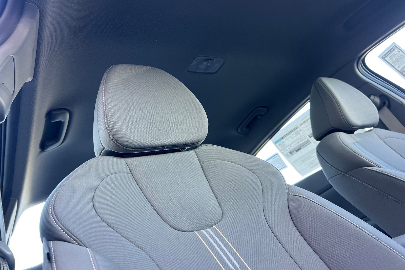 Used 2025 Hyundai Elantra SEL image 21