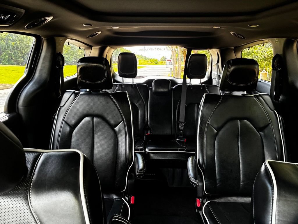 Used 2025 Chrysler Pacifica Limited FWD image 28