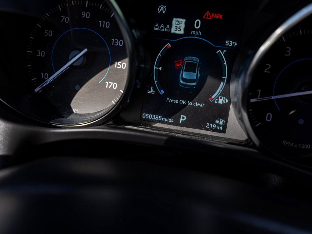 Used 2020 Jaguar F-PACE Premium image 16