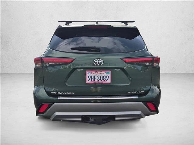 Used 2023 Toyota Highlander Platinum FWD image 7