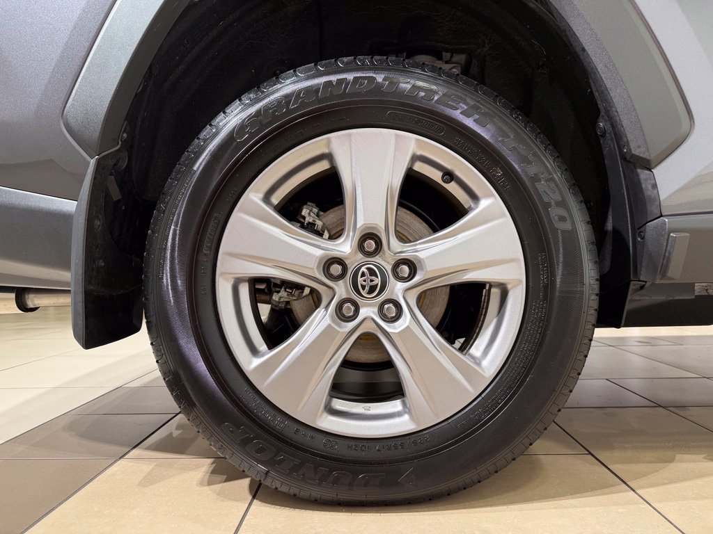 Certified 2025 Toyota RAV4 XLE AWD/4WD image 9