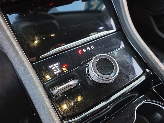 Used 2023 Jeep Grand Cherokee Limited image 26