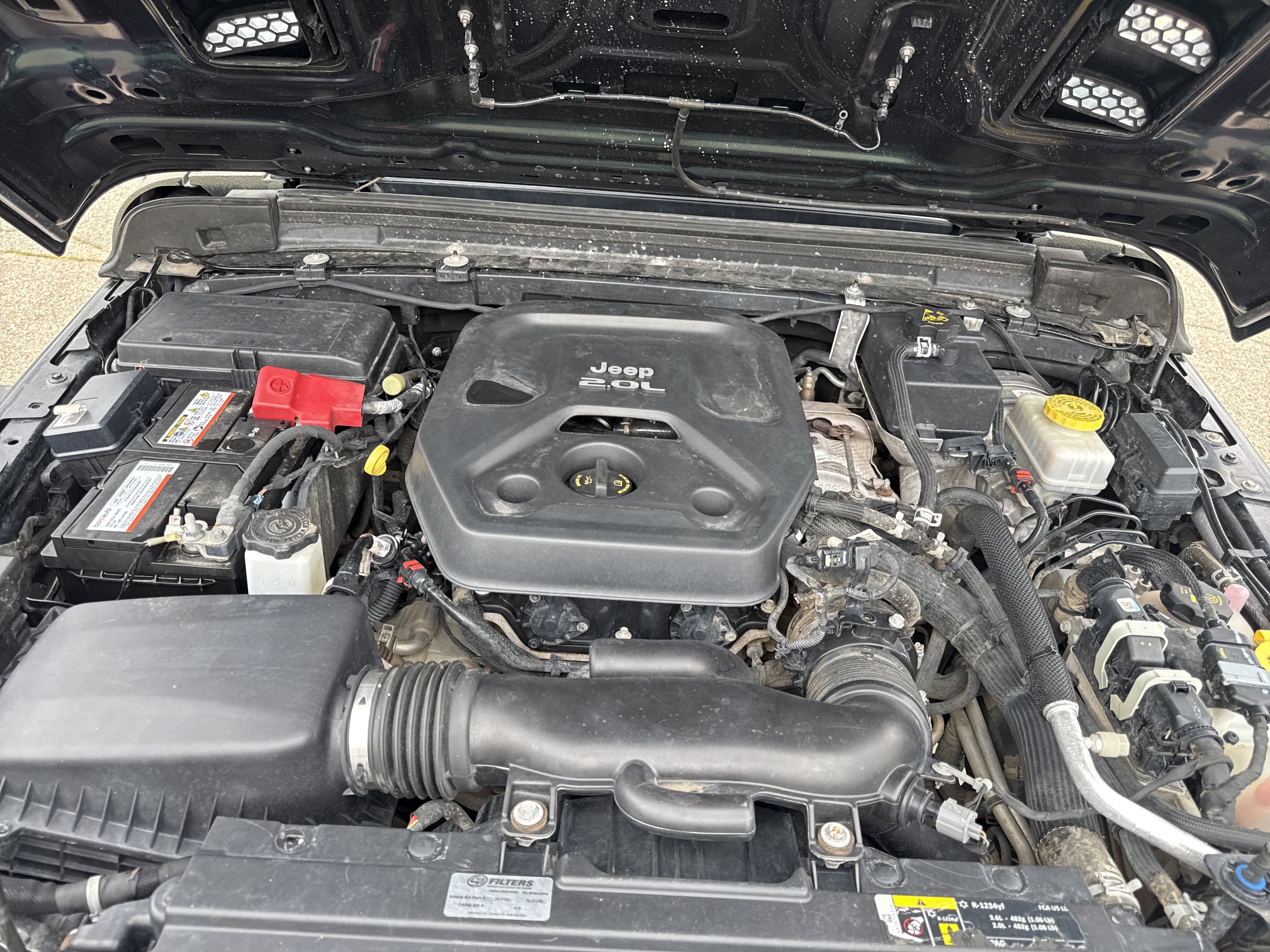 Used 2018 Jeep Wrangler Unlimited Sahara AWD/4WD image 12