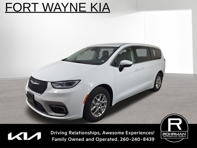 Used 2023 Chrysler Pacifica Touring-L