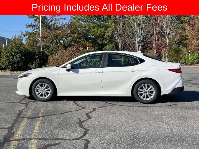 Used 2025 Toyota Camry LE FWD image 2