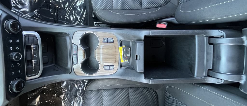 Certified 2021 GMC Acadia SLE w/ Driver Convenience Package FWD image 14