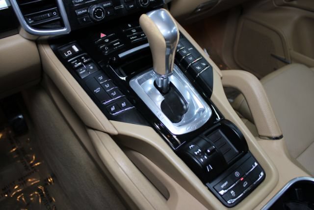 Used 2013 Porsche Cayenne AWD/4WD image 16