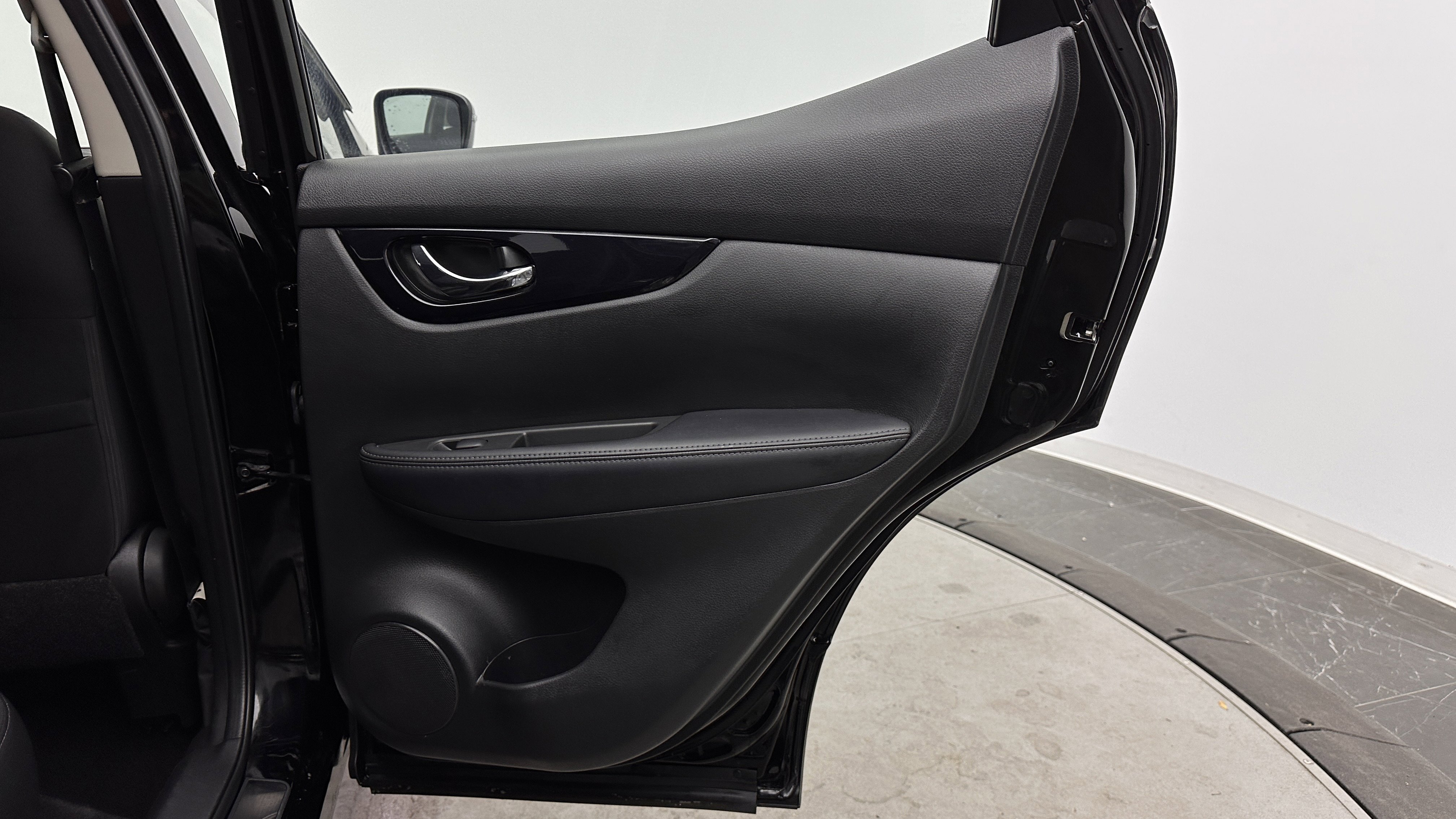 Used 2019 Nissan Rogue Sport SV FWD image 29