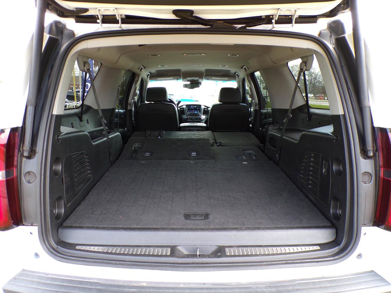 Used 2018 Chevrolet Suburban LT RWD image 9