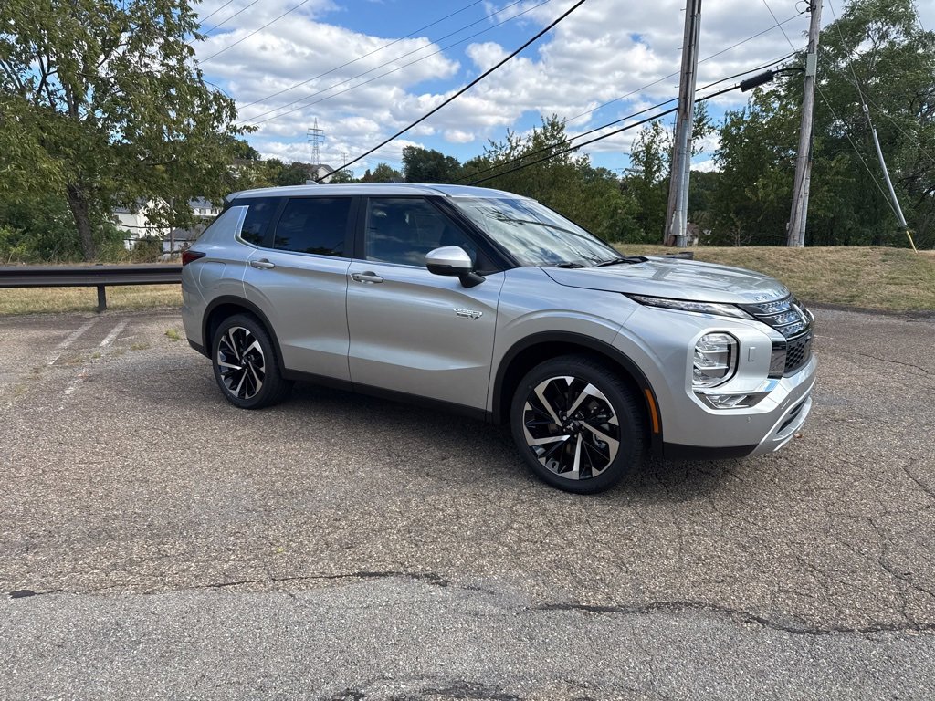 New 2025 Mitsubishi Outlander SE image 2