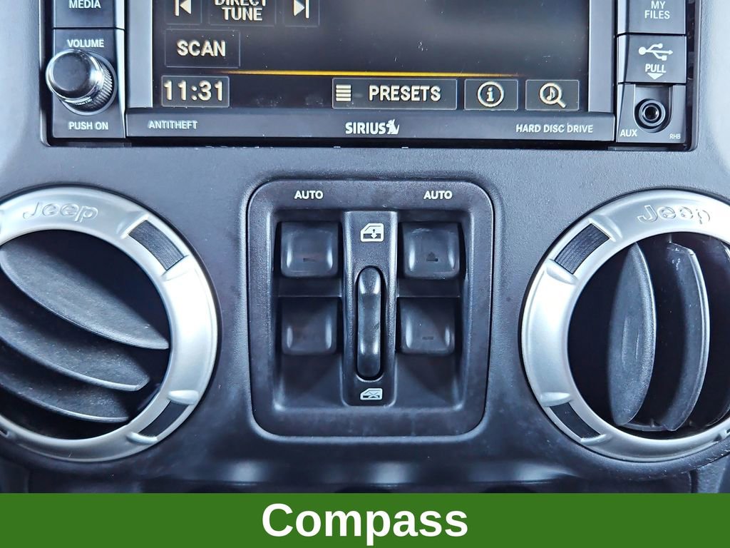 Used 2017 Jeep Wrangler Unlimited Rubicon w/ Connectivity Group image 16