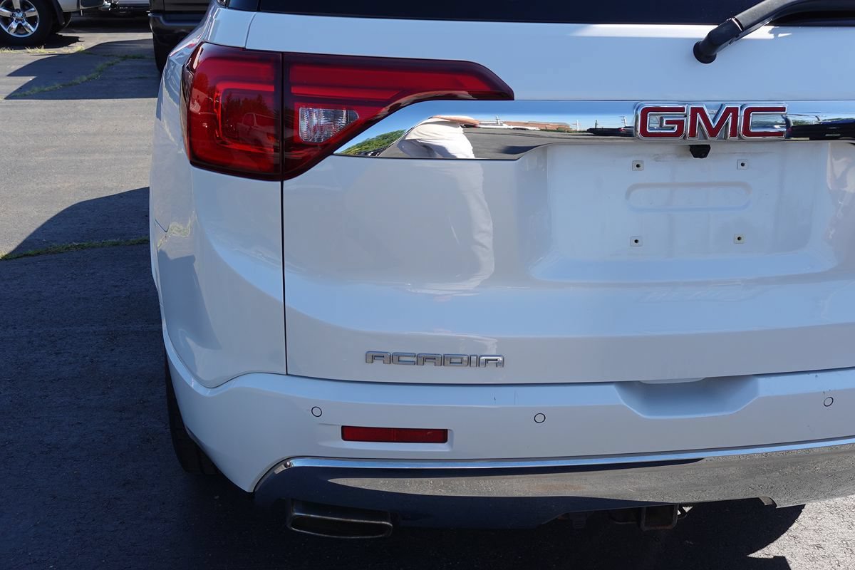 Used 2019 GMC Acadia Denali w/ Technology Package FWD image 12