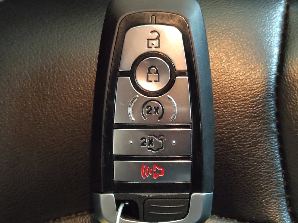 Used 2019 Ford Explorer XLT w/ Equipment Group 202A FWD image 32