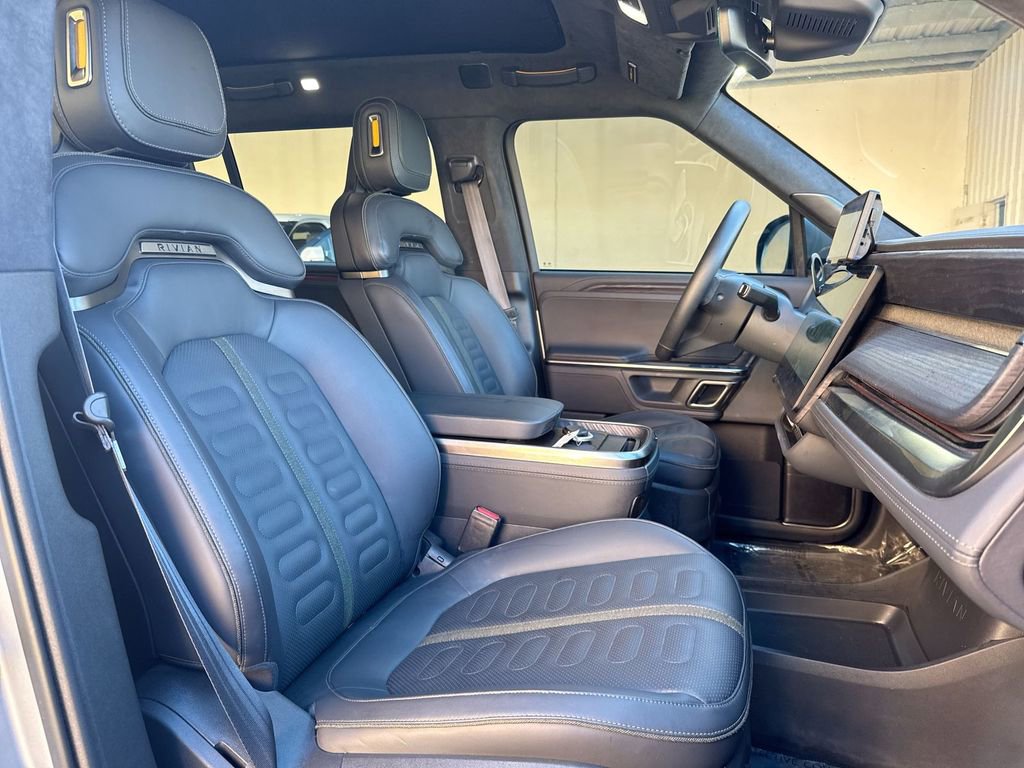 Used 2024 Rivian R1S Adventure image 32