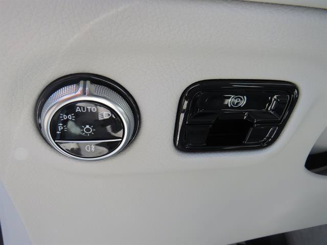Certified 2023 Mercedes-Benz EQE 350+ 4MATIC SUV w/ Exclusive Trim Package image 16