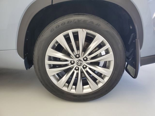 Used 2022 Toyota Highlander Platinum AWD/4WD image 13