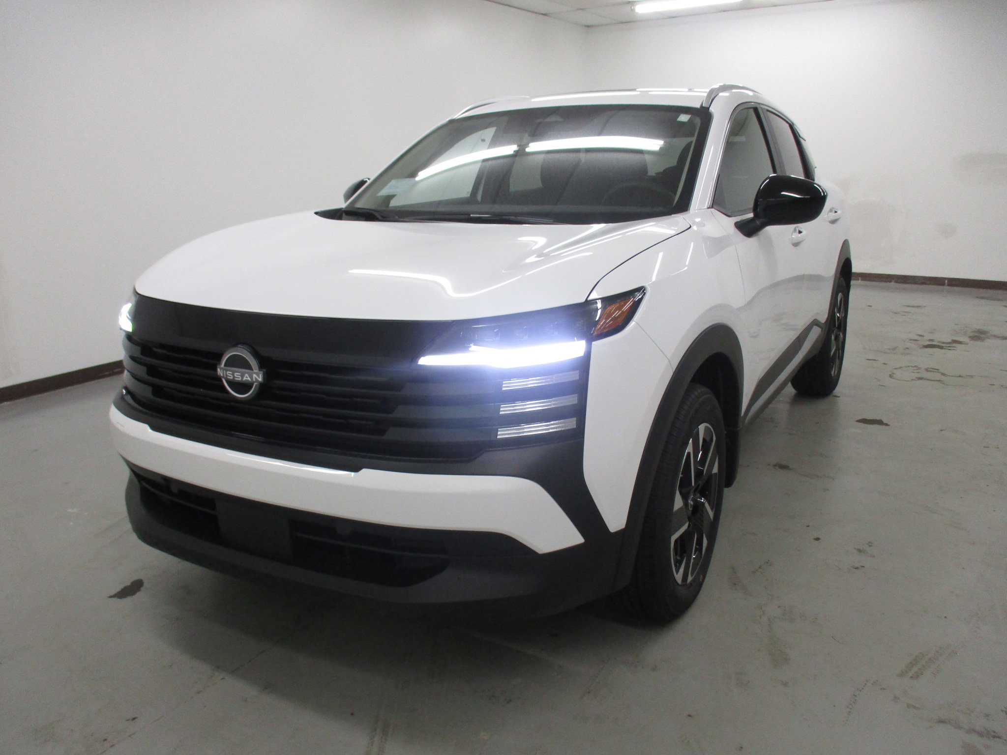 New 2026 Nissan Kicks SV w/ SV Premium Package