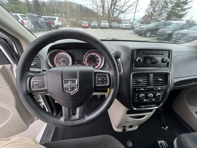 Used 2017 Dodge Grand Caravan SE FWD image 13