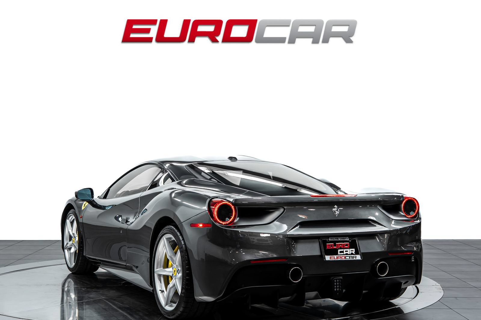 Used 2018 Ferrari 488 GTB RWD image 3