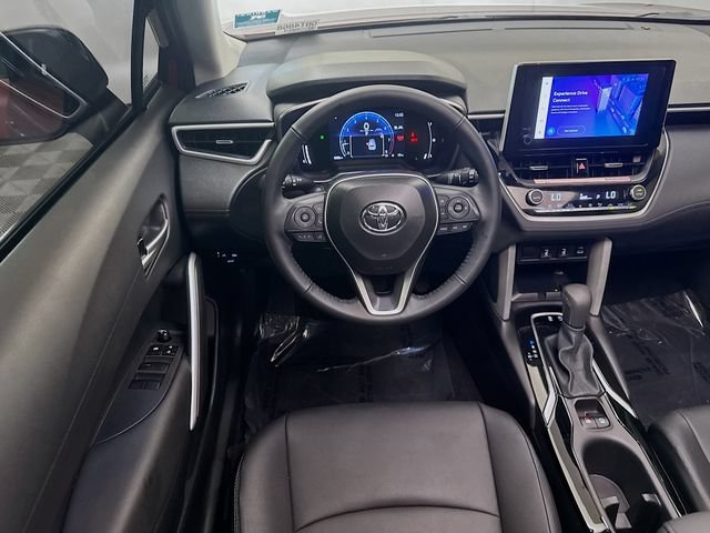 Used 2025 Toyota Corolla Cross XLE w/ Convenience Package FWD image 23