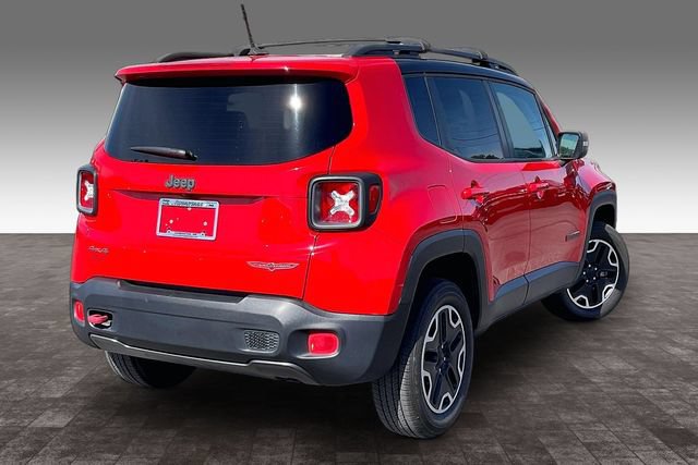 Used 2016 Jeep Renegade Trailhawk AWD/4WD image 2