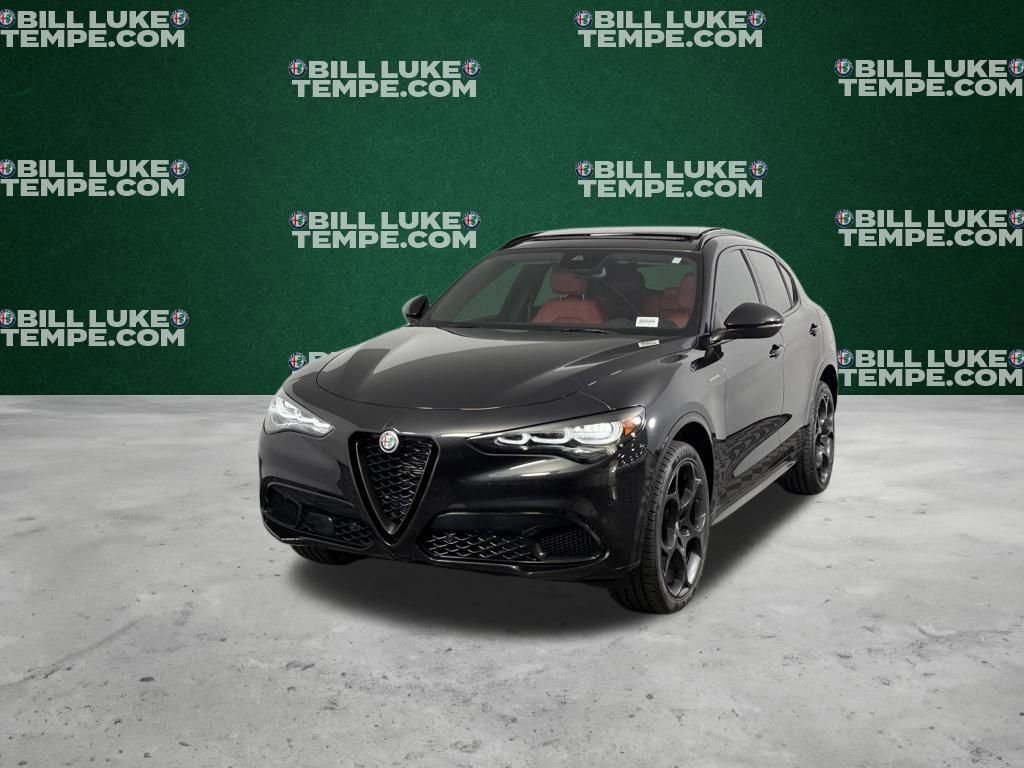 Used 2024 Alfa Romeo Stelvio Veloce image 9