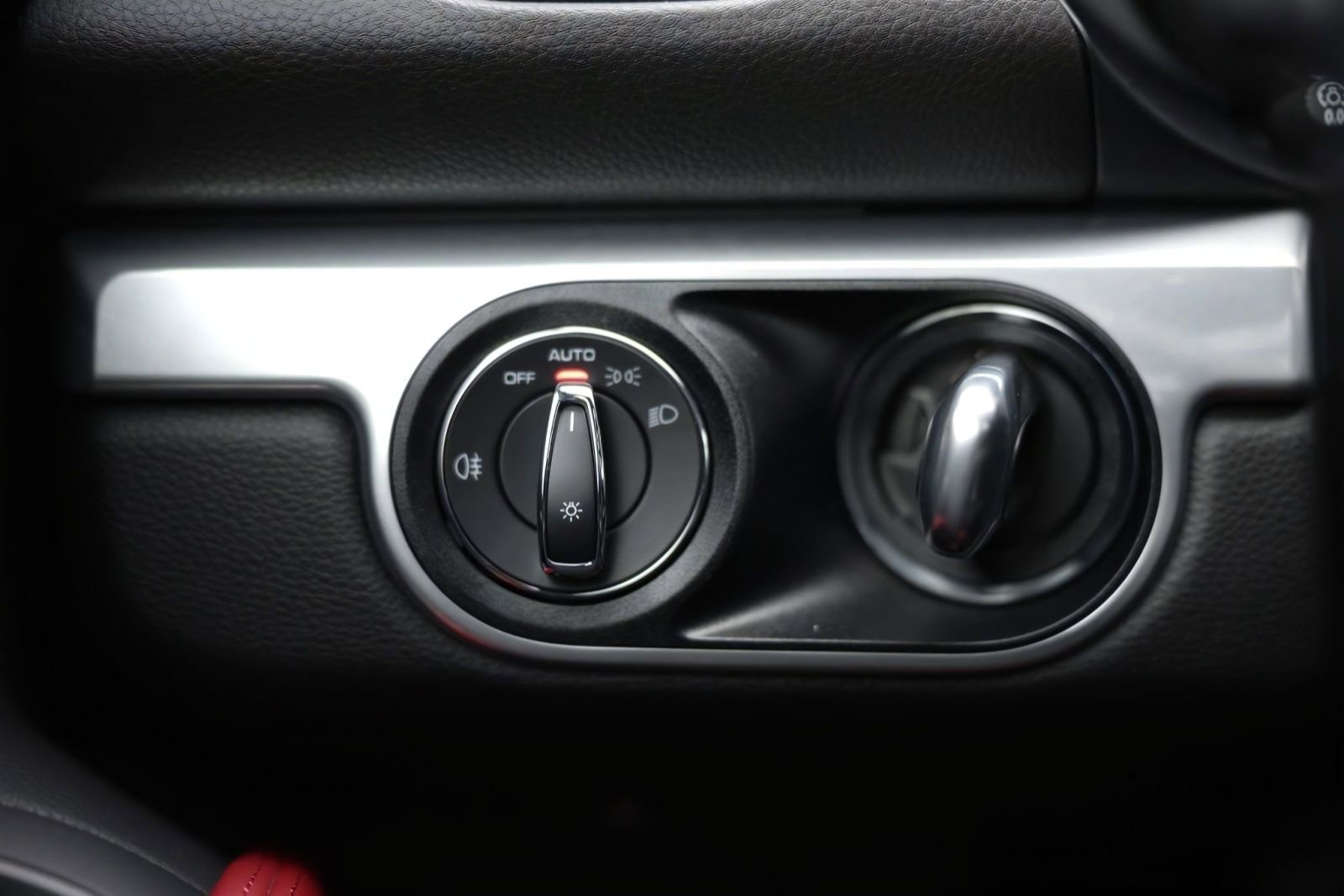 Used 2025 Porsche 718 Cayman RWD image 54