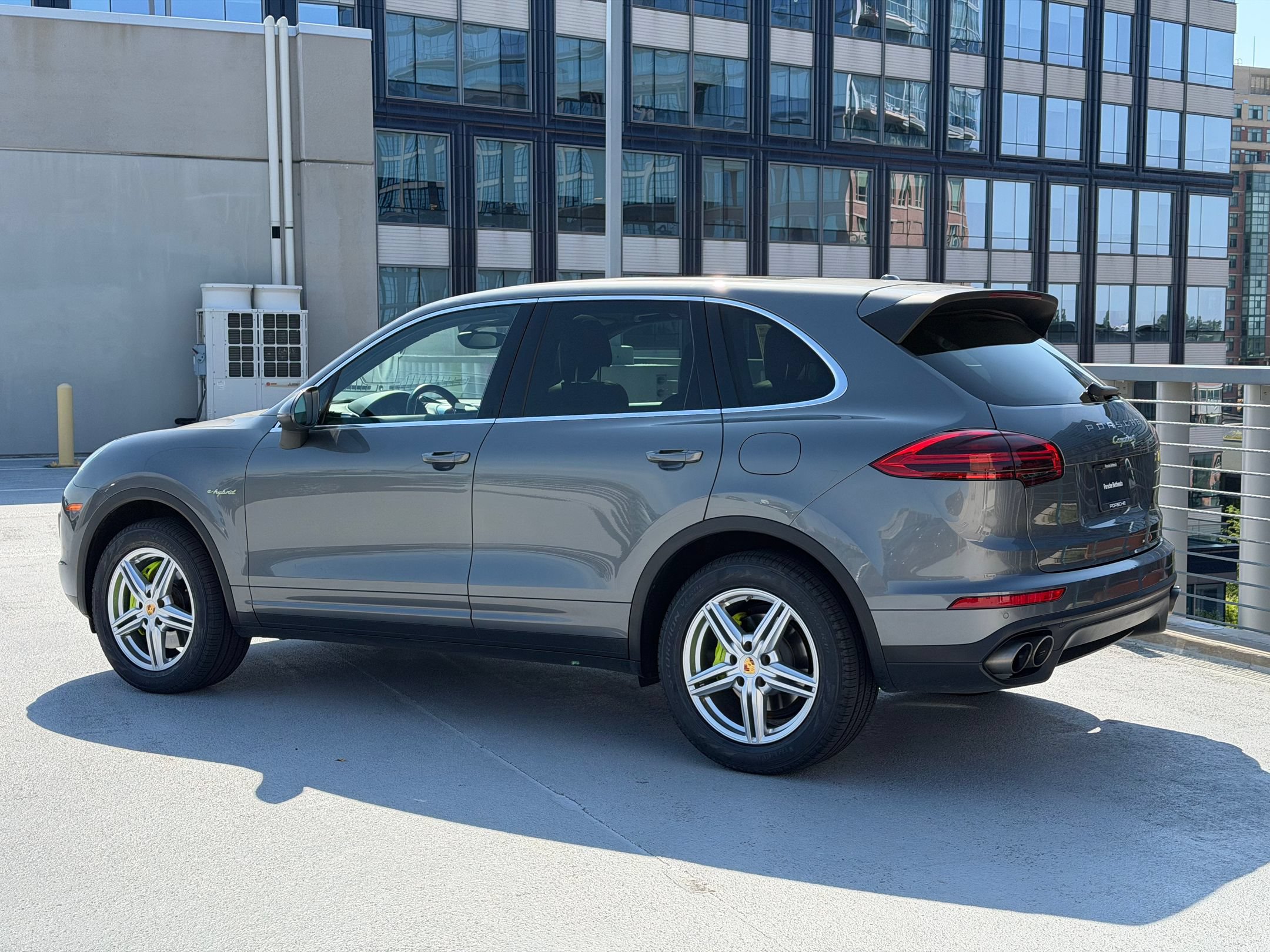 Certified 2018 Porsche Cayenne S Platinum AWD/4WD image 3