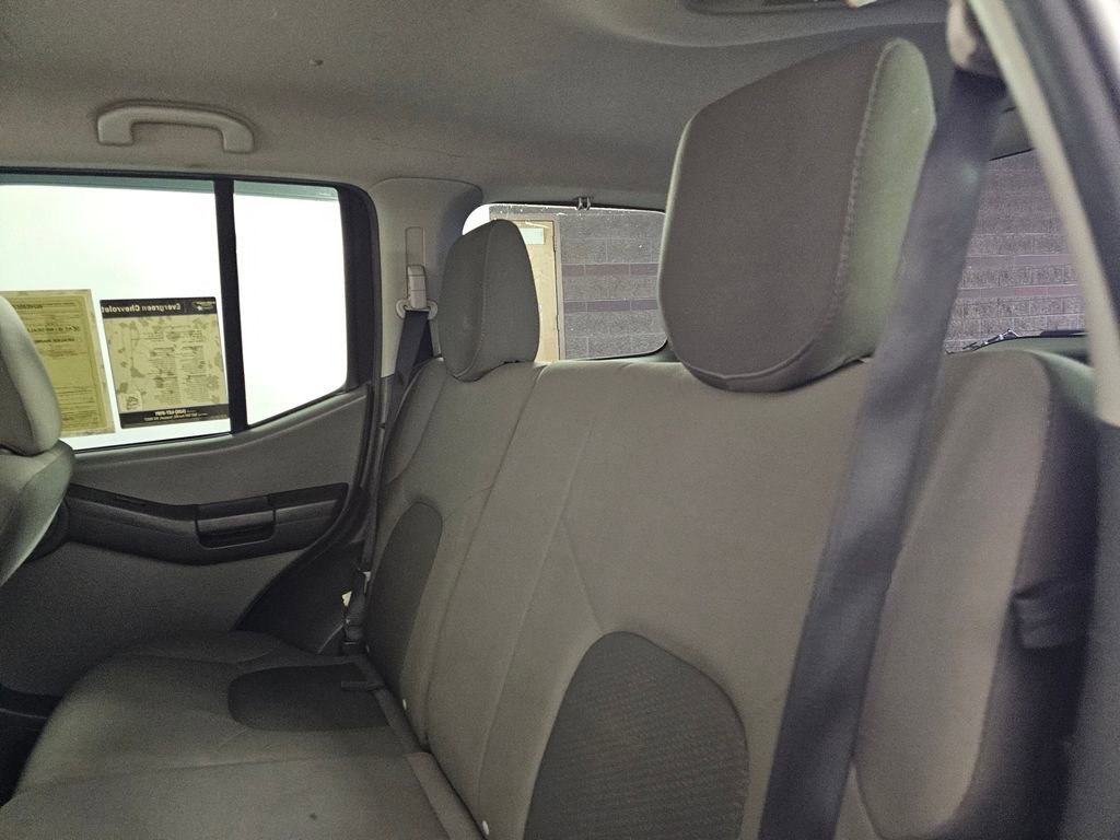 Used 2015 Nissan Xterra S image 21