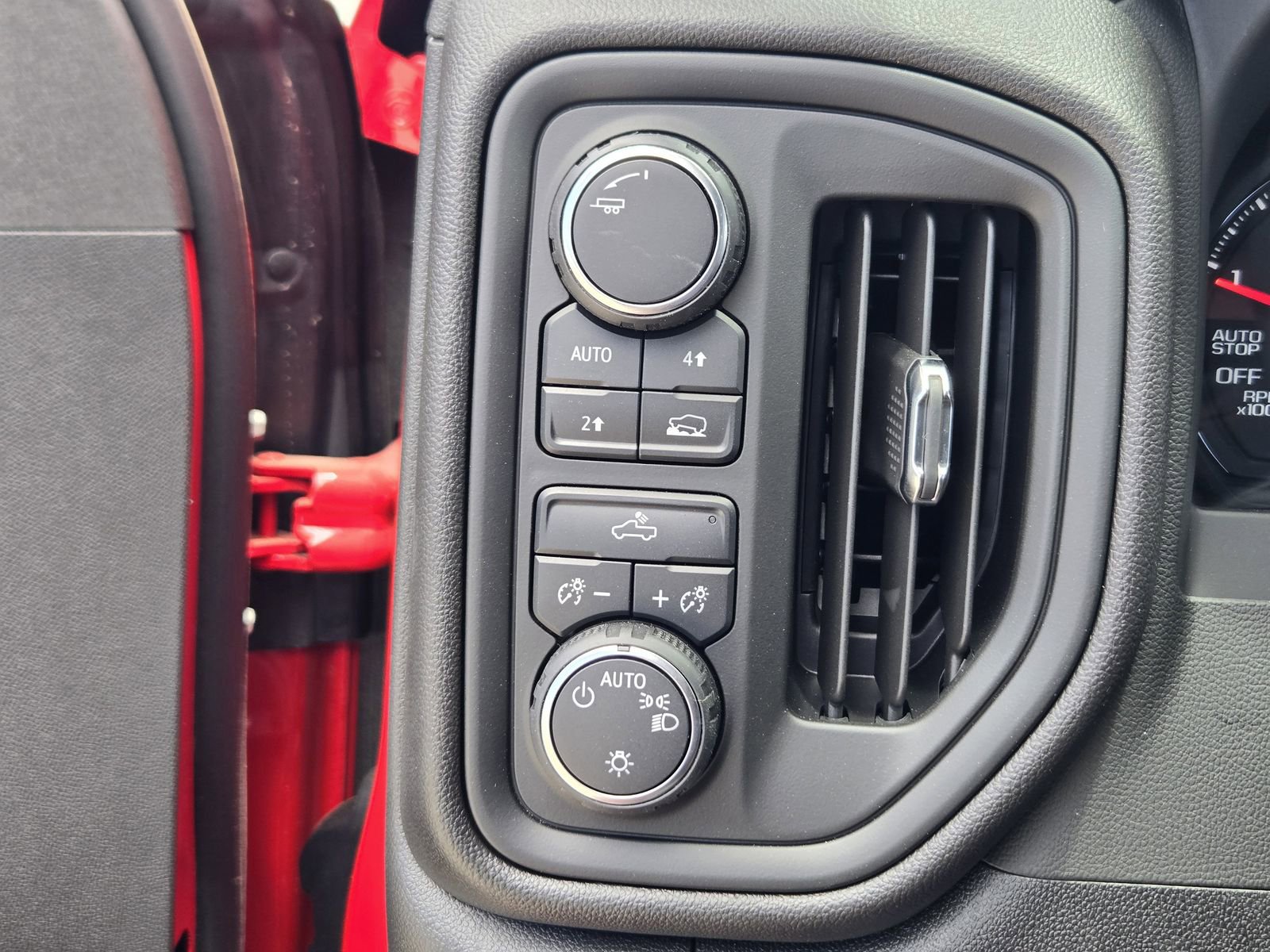 New 2025 Chevrolet Silverado 1500 Custom w/ LPO, Dark Essentials Package image 21