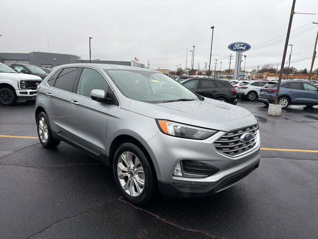 Used 2024 Ford Edge Titanium image 3