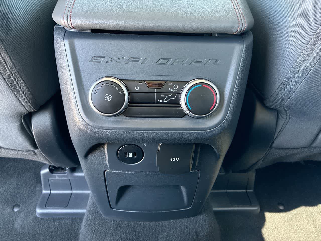 Used 2025 Ford Explorer Active image 21